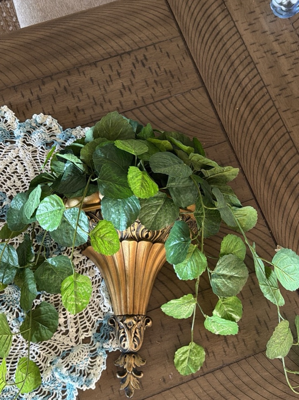 Gold Wall Planter with Green Trailing Leaves - Elegant Home Accent